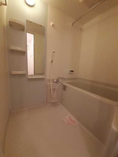 バス・シャワールーム　浴室乾燥機や追焚機能が便利なバスルーム