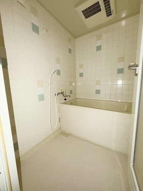 バス・シャワールーム　～疲れもサッパリ～