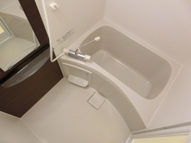 バス・シャワールーム　雨の日に便利な浴室乾燥機付き