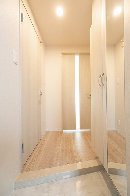 玄関　※写真は同タイプ住戸です。