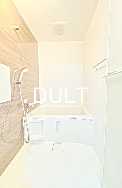 バス・シャワールーム　バスルームです。