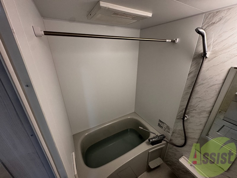 バス・シャワールーム　こちらはお風呂です。毎日の疲れをさっぱり流しましょう。