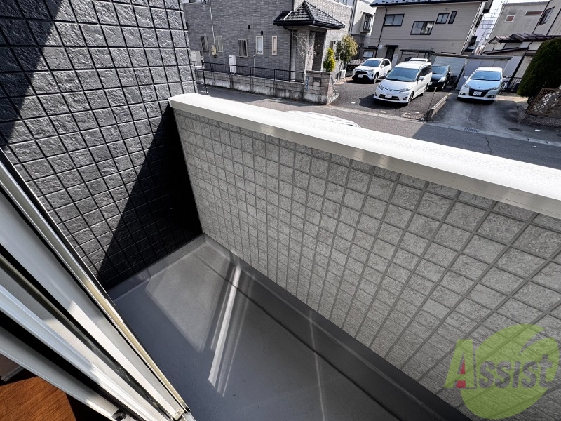 バルコニー　こちらはバルコニーです。洗濯物が沢山干せますね。