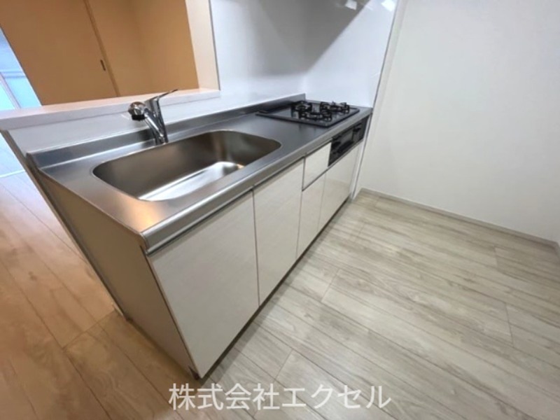 キッチン　グリル付き3口ガスコンロのシステムキッチン完備♪