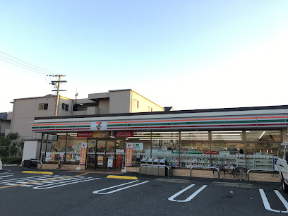 コンビニ　セブンイレブン 大阪長吉川辺2丁目店（コンビニ）まで423m