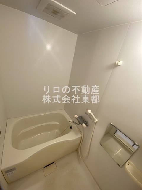 バス・シャワールーム　足が伸ばせる広々バスタブでリラックス♪