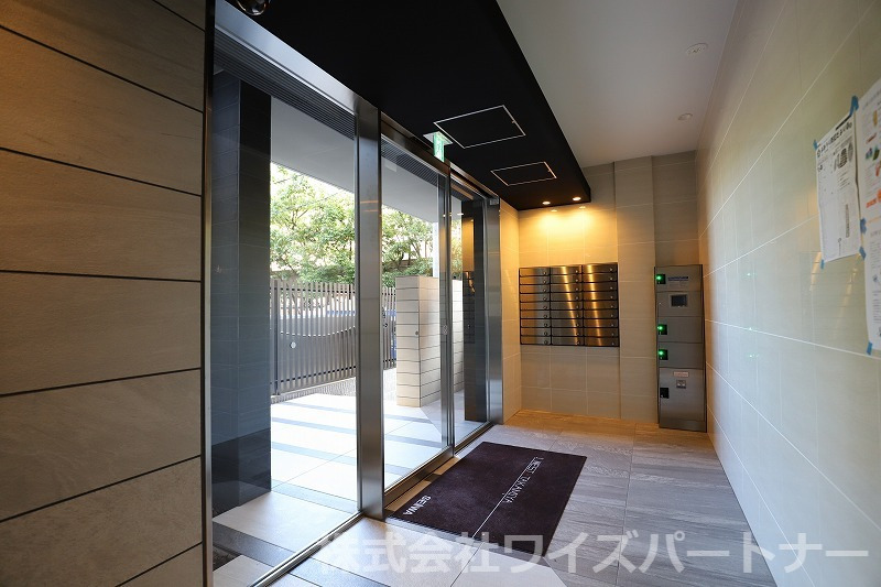 エントランス　※別号室の為、現状優先。