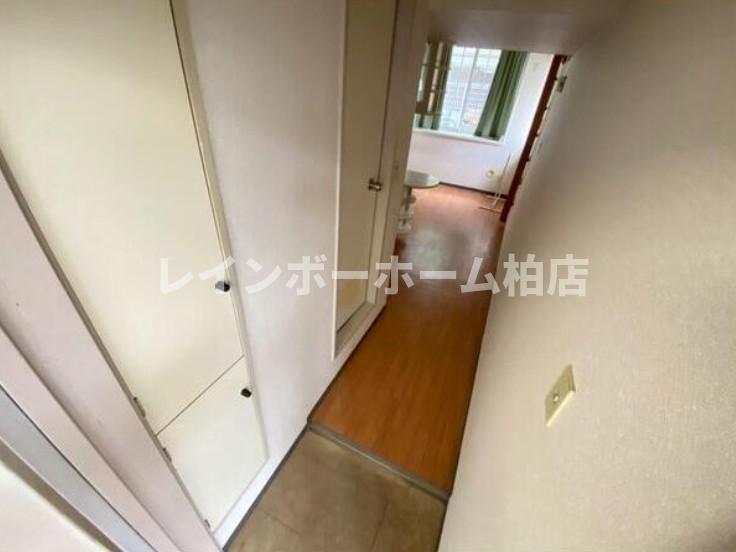 玄関　収納もある玄関です