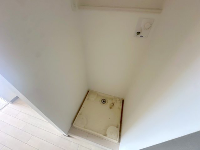 その他設備　嬉しい室内洗濯機置場。これで洗濯機も長持ちしますね。