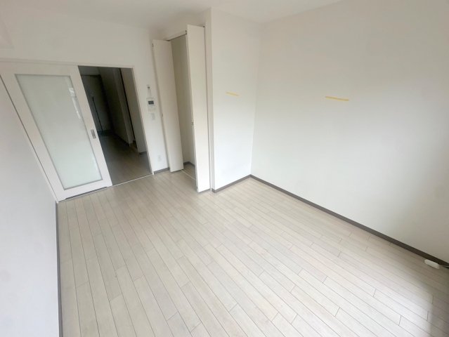 その他部屋・スペース　ゆとりのあるベッドルームで快適な睡眠をとってくださいね。