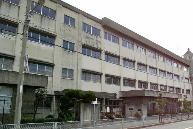 中学校　八尾市立久宝寺中学校（中学校）まで970m