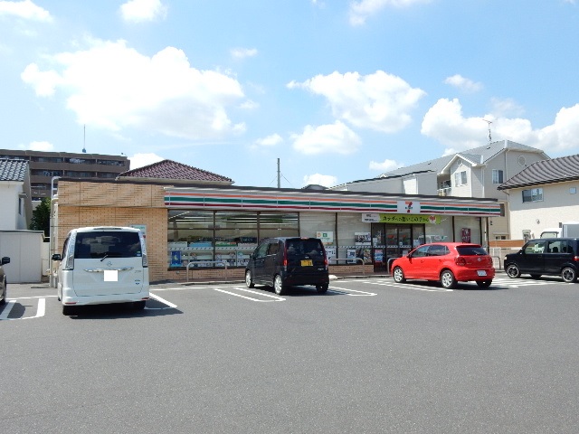 コンビニ　セブンイレブン関店（コンビニ）まで700m