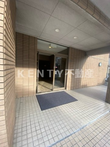 エントランス　建物の内部です