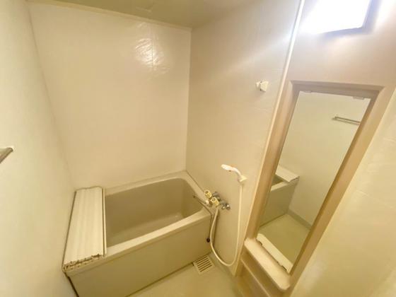 バス・シャワールーム　※別部屋の写真です