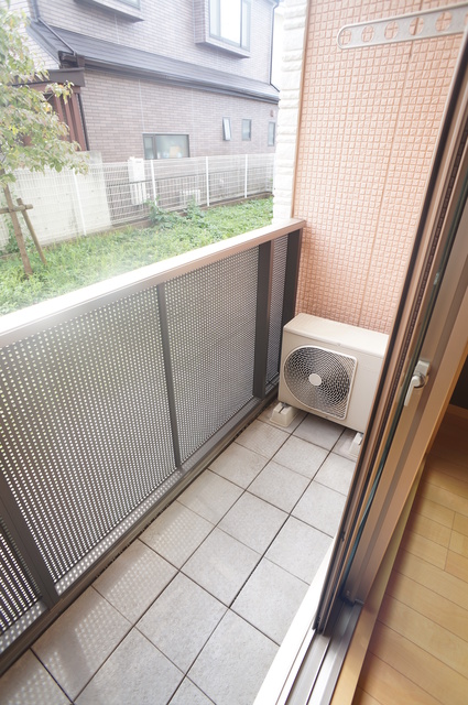 バルコニー　バルコニー付！お天気のいい日は洗濯物も気持ちよく干せますね！