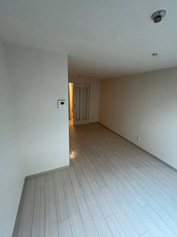 その他部屋・スペース　落ち着いた色調の寝室です