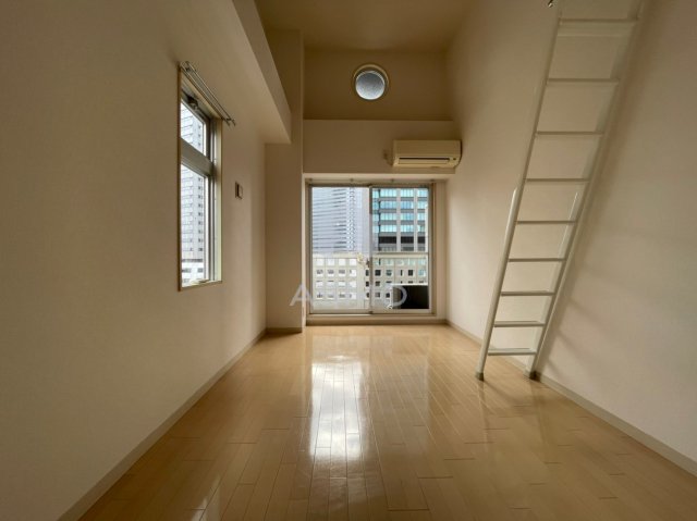 居室・リビング　同マンション別部屋参考写真