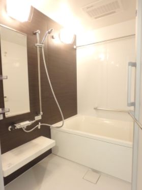 バス・シャワールーム　※別部屋参考写真