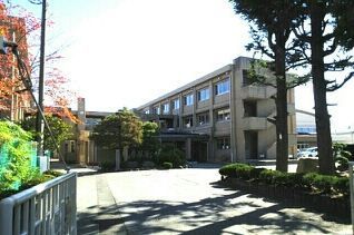 小学校　国母小学校（小学校）まで750m