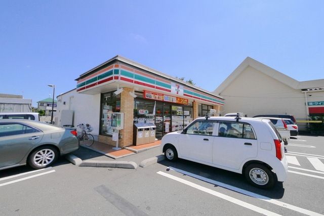コンビニ　セブンイレブン川越的場新町店（コンビニ）まで897m