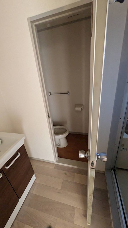 トイレ　反転別部屋参考写真