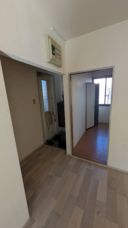 玄関　反転別部屋参考写真