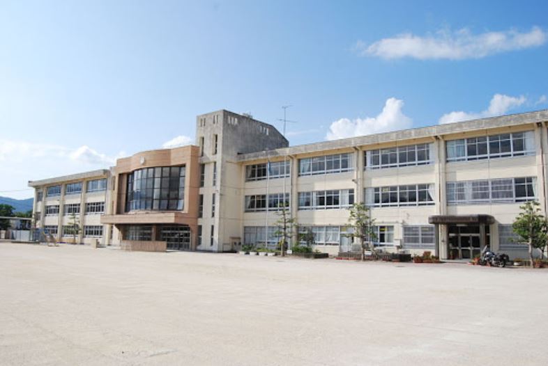 小学校　福岡市立田村小学校（小学校）まで499m
