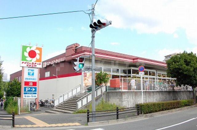 スーパー　イズミヤ　上新田店（スーパー）まで383m