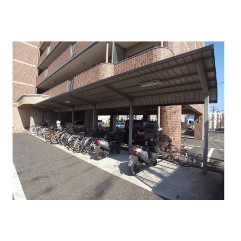 その他共有部分　自転車＆バイクはここへ