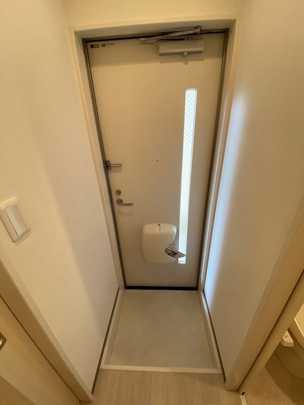 玄関　他部屋
