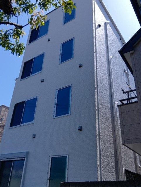 建物外観　４階建ての賃貸マンション