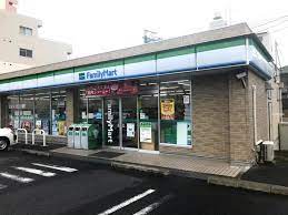 コンビニ　ファミリーマート 名東引山店（コンビニ）まで72m