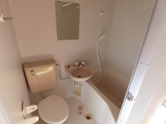 バス・シャワールーム　他のお部屋の参考写真となります。