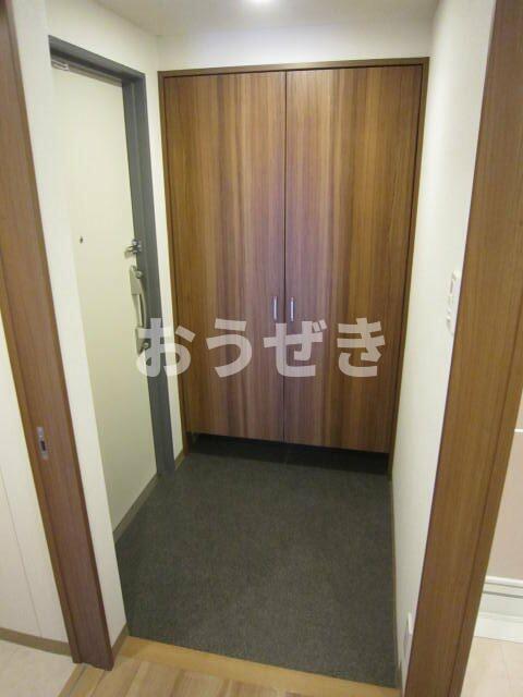 収納　壁一面のシューズボックス