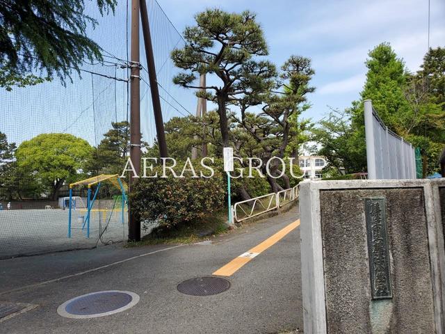 小学校　藤沢市立藤沢小学校（小学校）まで748m