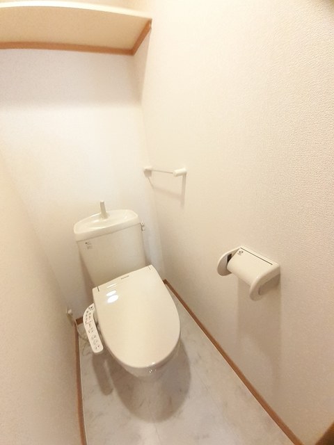 メゾン・ド・プラティークAのトイレ写真