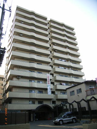 建物外観　都市ガス対応バス追焚で経済的　12階南向き角部屋陽当たり良好