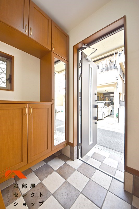 西山本町7丁目貸家の玄関写真