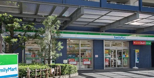 コンビニ　ファミリーマート勝どき三丁目店（コンビニ）まで211m
