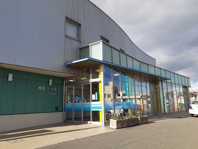銀行　知多信用金庫美原支店（銀行）まで713m