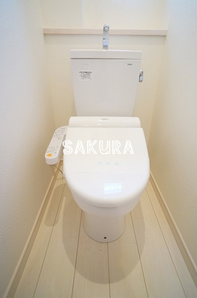 トイレ　落ち着いた色調のトイレです♪