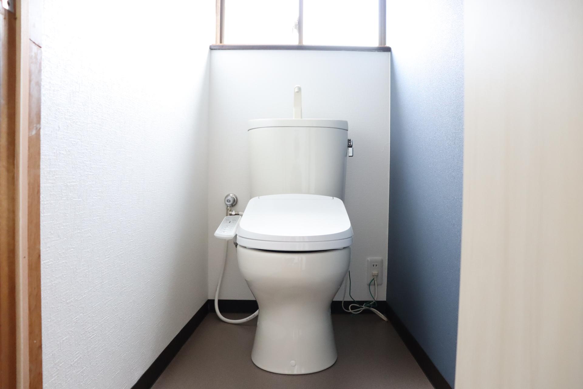 トイレ　１Fトイレ（リフォーム済）