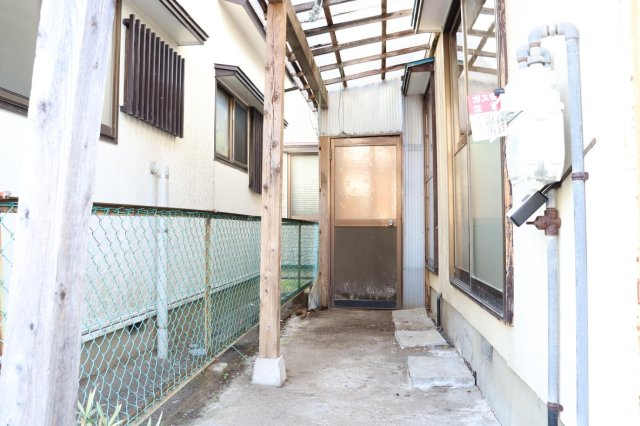 庭　物干し場（屋根付き）