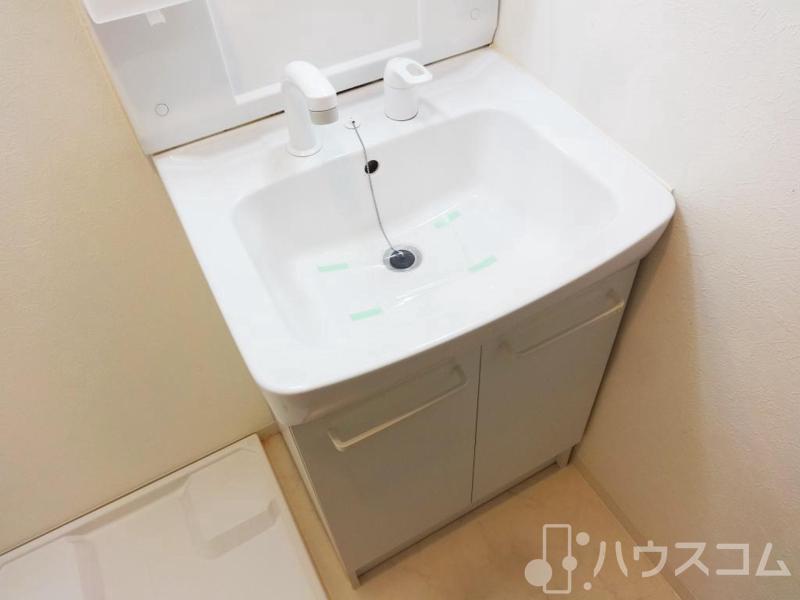 洗面設備　忙しい朝に洗髪洗面化粧台！