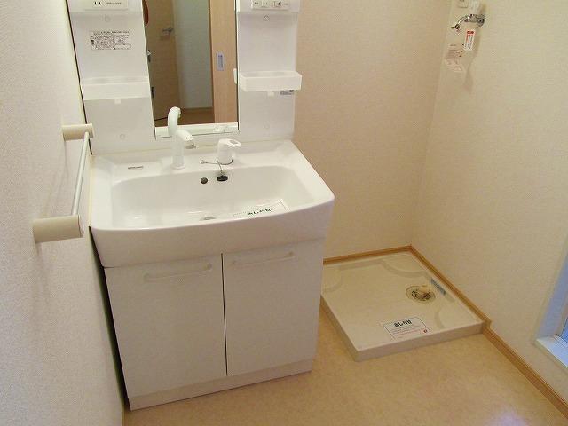 洗面設備　忙しい朝には欠かせない洗面所です