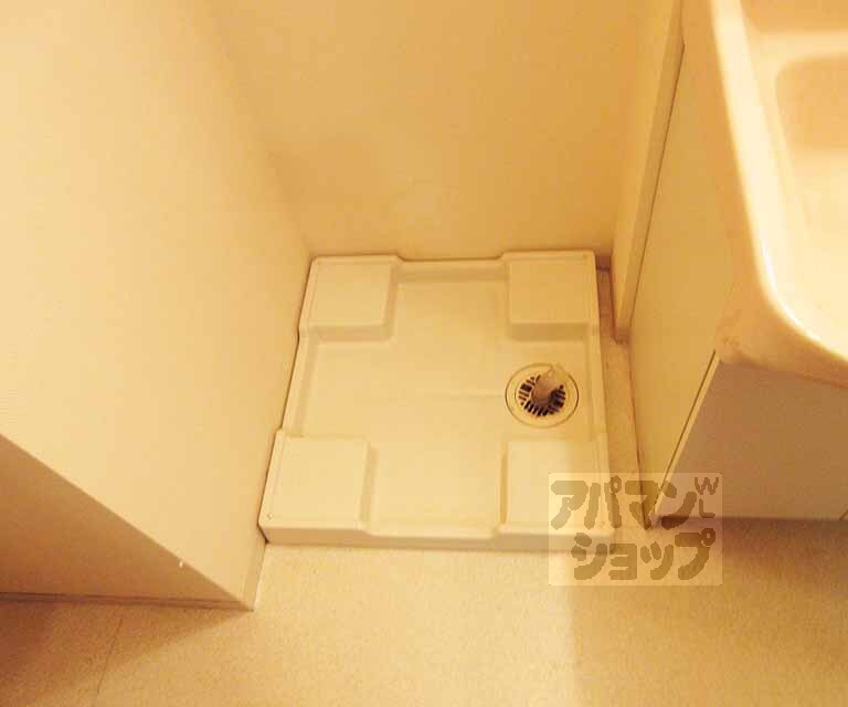 洗面設備　室内洗濯機置き場です。