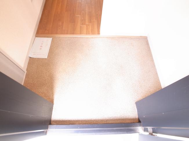 第二川口ビルの玄関写真