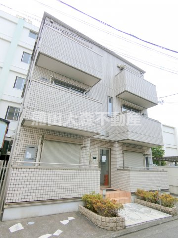建物外観　2006年9月築　軽量鉄骨造地上2階建て総戸数6戸の人気賃貸