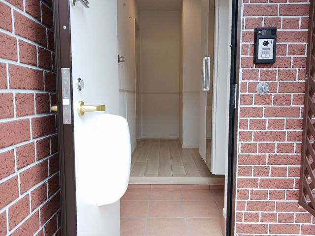 クレメント高岡Bの玄関写真