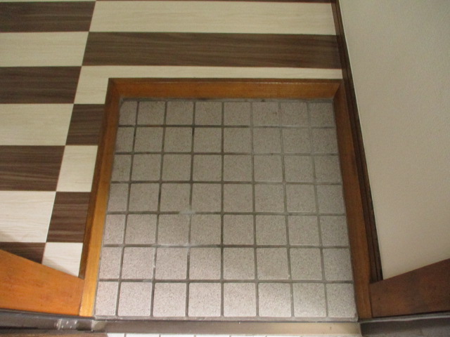 小針コーポの玄関写真